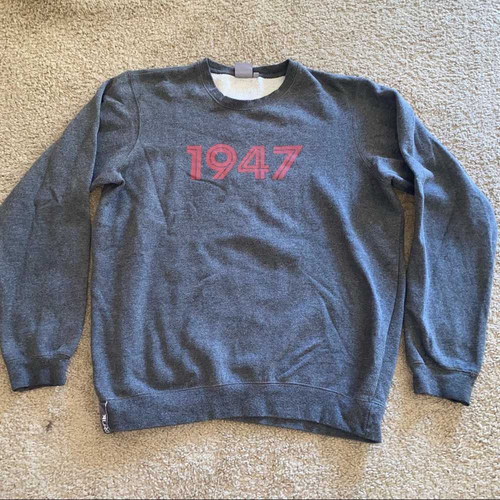 Worn Few Times Men’s Gray LRG “1947” Crewneck Sweater Size Large
